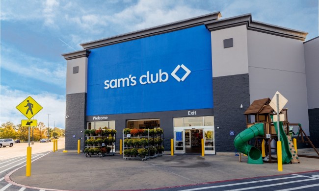 The front entrance of a Sam's Club branch.